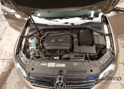 2015 Volkswagen Passat 1.8T Wolfsburg Edition z USA, uszkodzony, nr VIN 1VWAT7A37FC048547